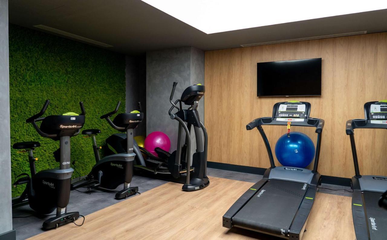 Radisson Blu Aurum Hotel, Brasov Luaran gambar The gym at the hotel