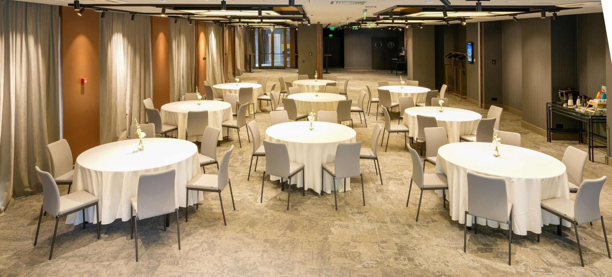 Radisson Blu Aurum Hotel, Brasov Luaran gambar The main conference room