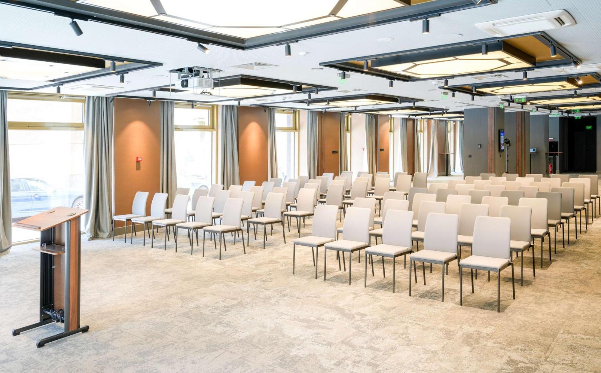 Radisson Blu Aurum Hotel, Brasov Luaran gambar The conference centre