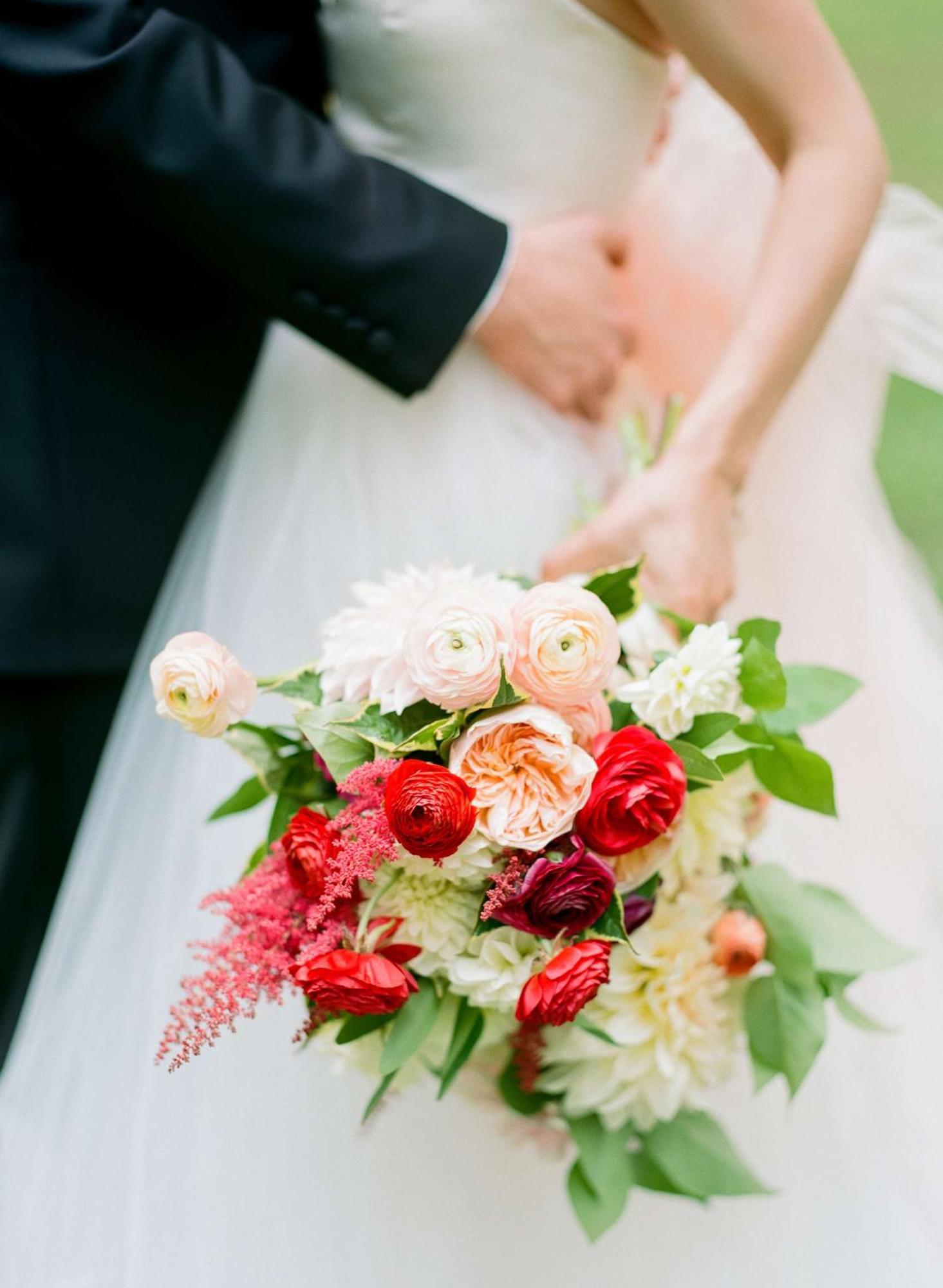 Radisson Blu Aurum Hotel, Brasov Luaran gambar A bridal bouquet
